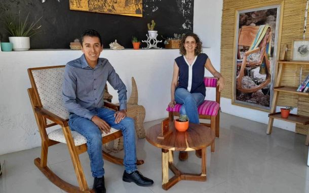 En Cuanajo, la carpintería persevera