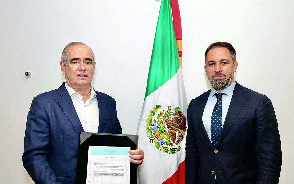 Vox da golpe certero al PAN.