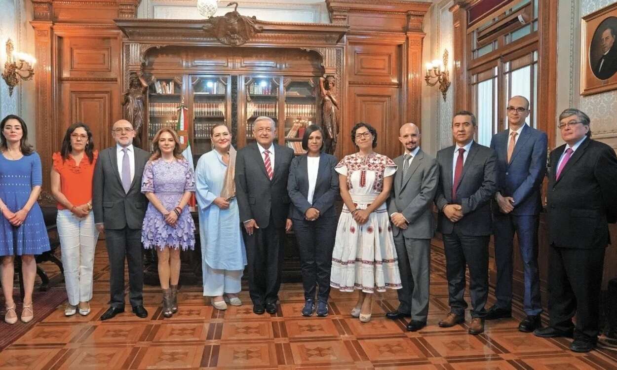 Consejeros del INE se reúnen con AMLO violando su autonomía