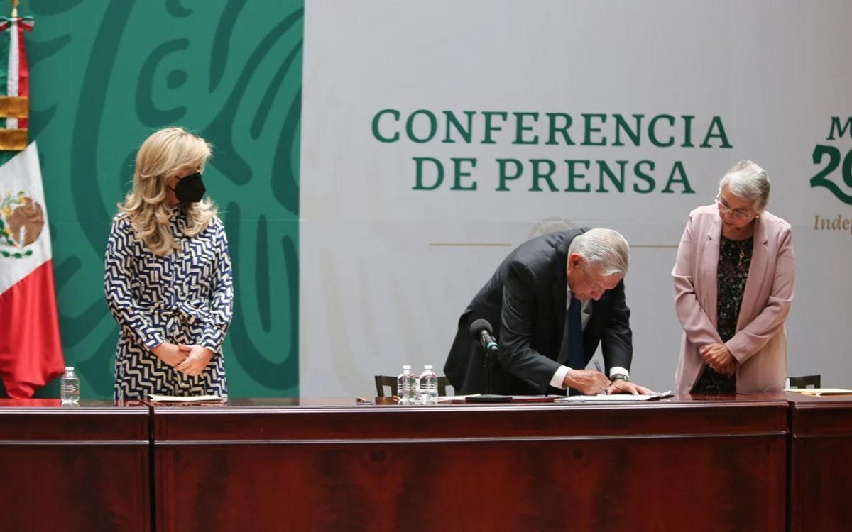 AMLO promueve acuerdo de lucimiento político "Acuerdo Nacional por la Democracia"