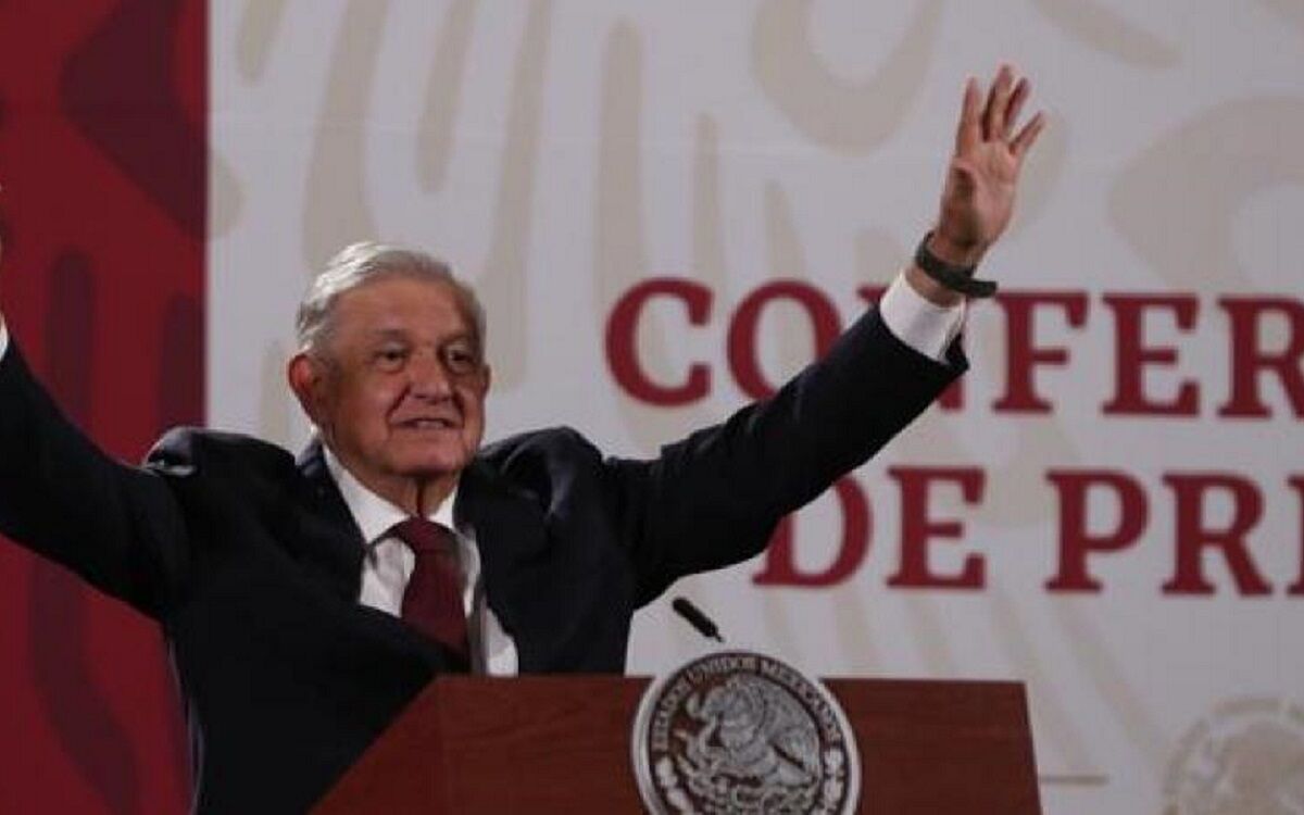 No cesan las ideas megalomaníacas de Andrés López Obrador. 