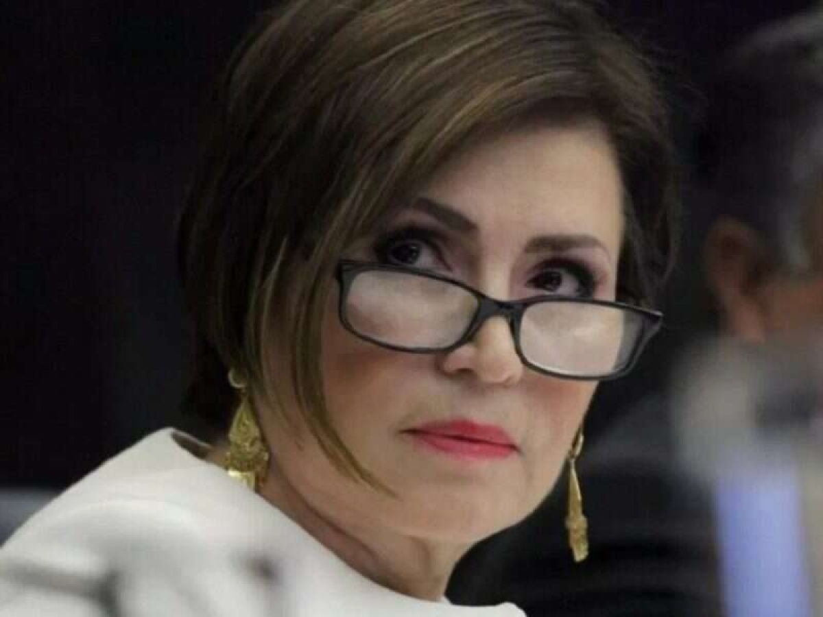 Obligan a Rosario Robles a pedir clemencia