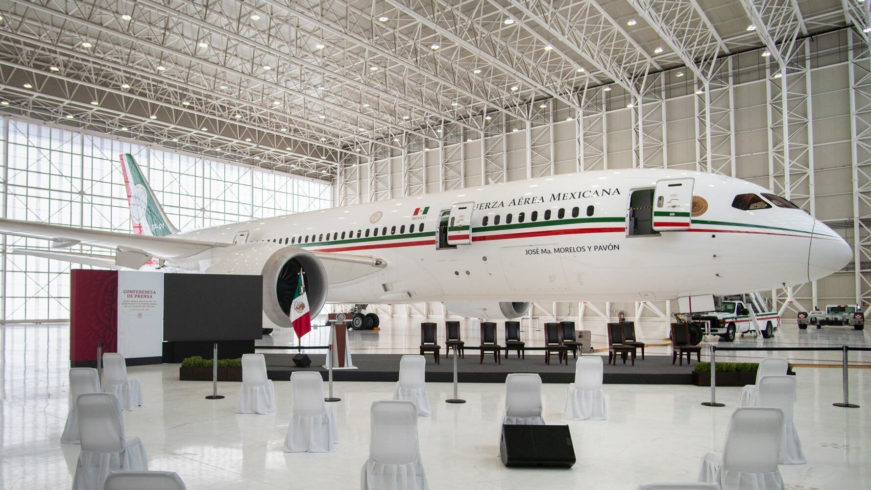 Siguen los problemas con el avión presidencial 