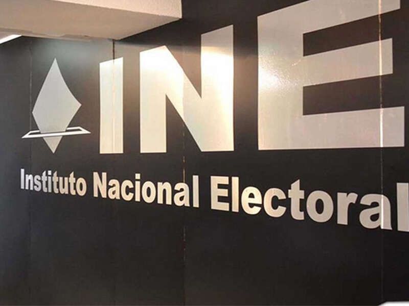 Criterios nuevos, Votaciones amañadas en el INE